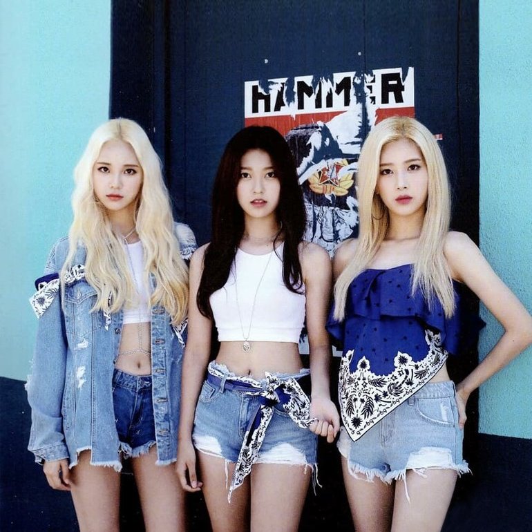 Loopd Odd Eye Circle Photos 21 Of 27 Last Fm