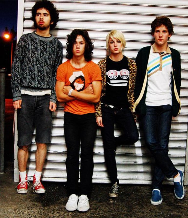 Be your own pet band. Becky be your own pet. Be your own pet band. Be your own pet. Try_ be группа келли.