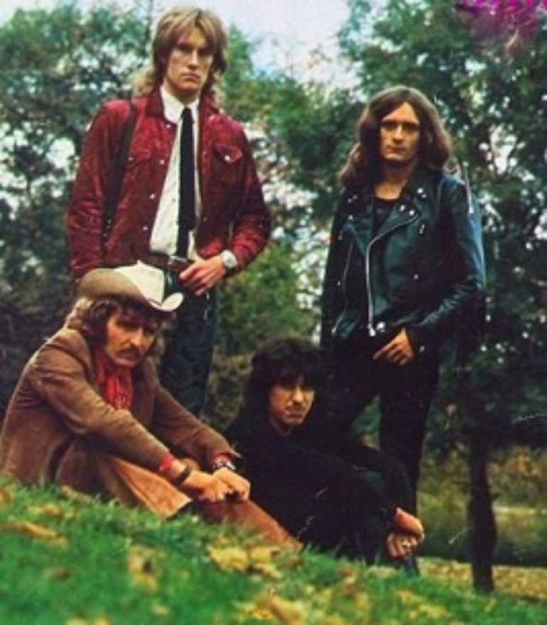 Three years after. Ten years after a space in time (deluxe version). Ten years after - positive vibrations. 1967 ten years after альбом. группа ten years after.