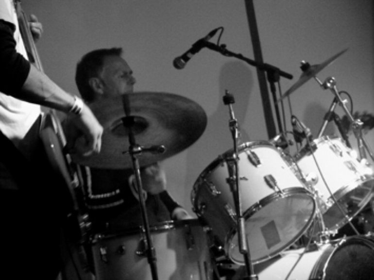 zounds - recent gig 4.jpg