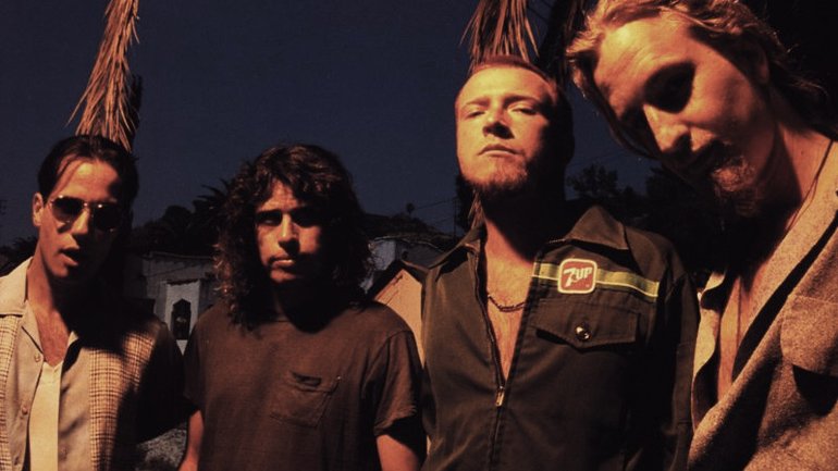 The-Stone-Temple-Pilots-1992.jpg