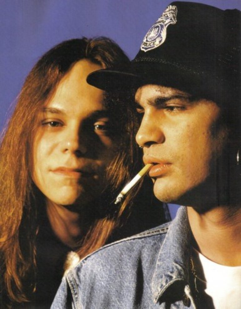 [Entrevista] Slash: ¡Nadie me va a echar de Guns N`Roses! (1995). Ae2991859bf845a1895d1016144a161e