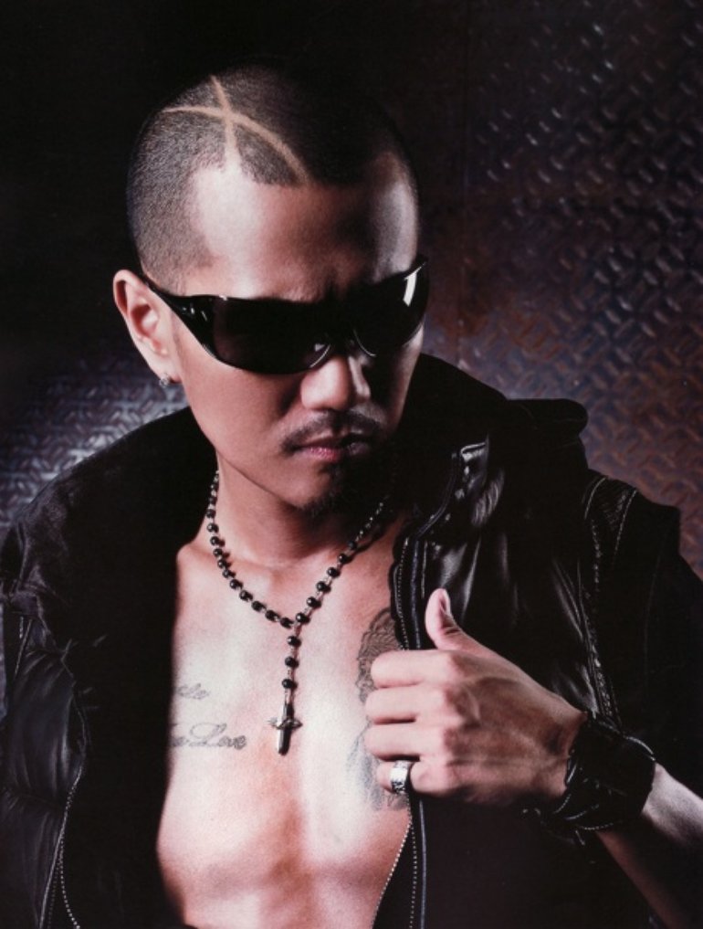 EXILE ATSUSHI Photos (7 of 10) | Last.fm お買い物で送料無料 EXILE ATSUSHI まとめ売り