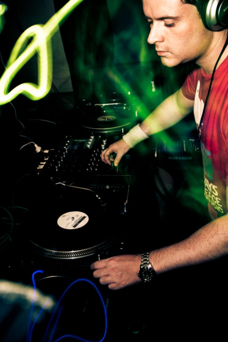 Dj tone. DJ Jazz фото. Drum and Bass 2010. Everlasting Jazz. London Elektricity.