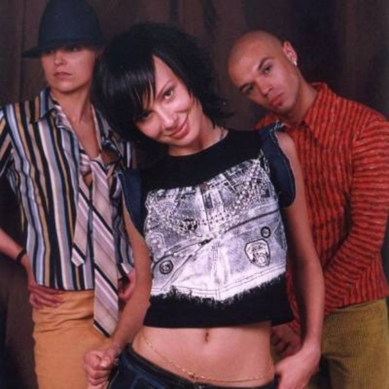 Демо выше неба альбом. Группа демо выше неба. Группа демо обложка альбома. Демо солнышко альбом. Вадим поляков продюсер.