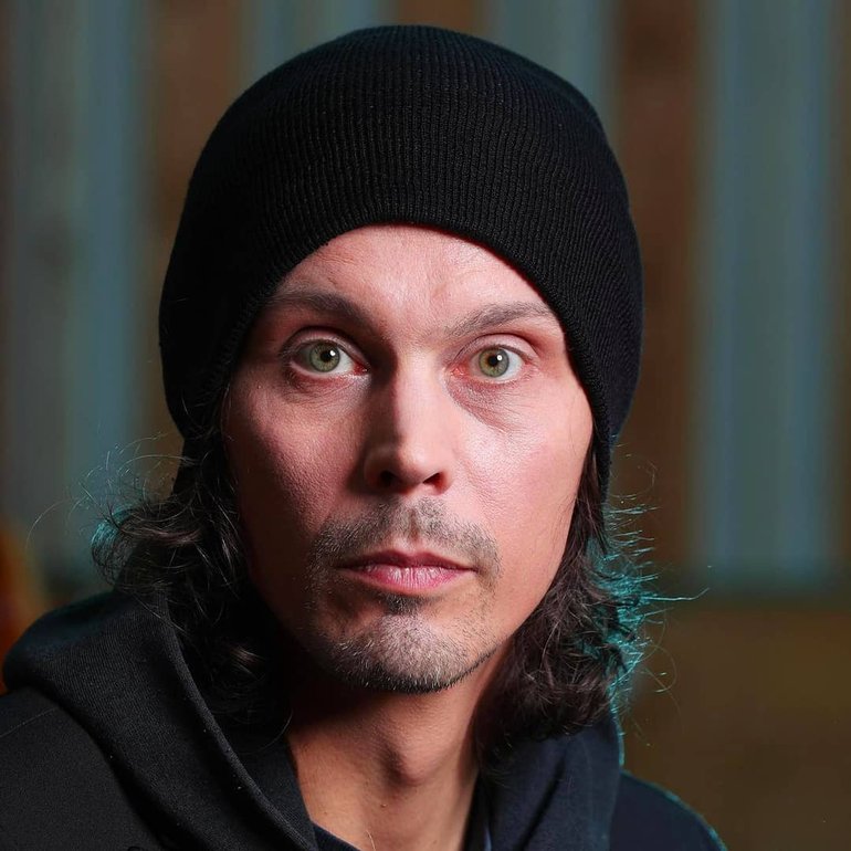 Ville Valo & Natalia Avelon Summer Wine