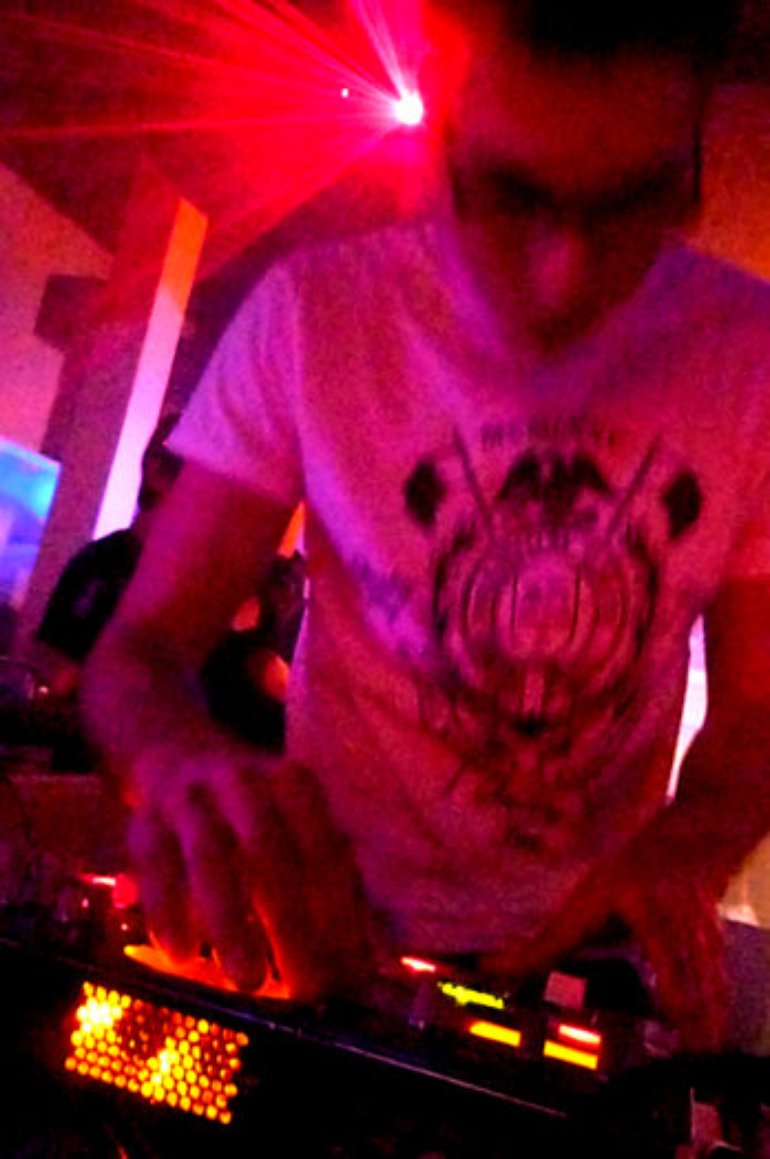 Bootleg Club (NL) 3