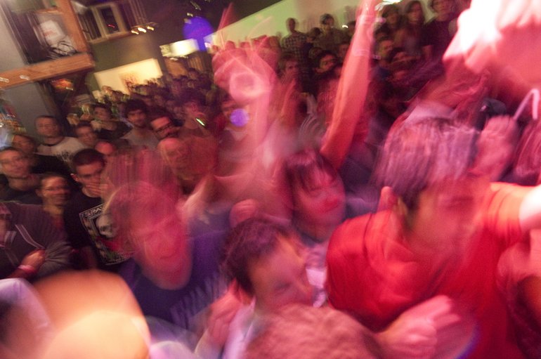 crowd shot MFNW 2010 by CLINT GANCZAK for QRO