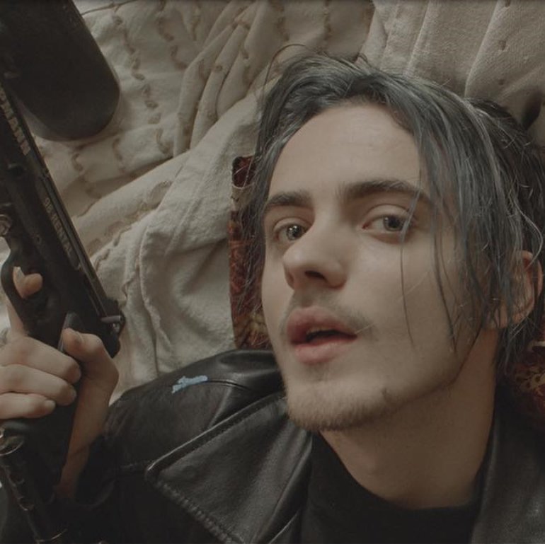 Бледный тут. Шон патрик флэнери пудра. Бледный 25/17 в молодости. Бледный 2517 с бородой. Бледный тут.