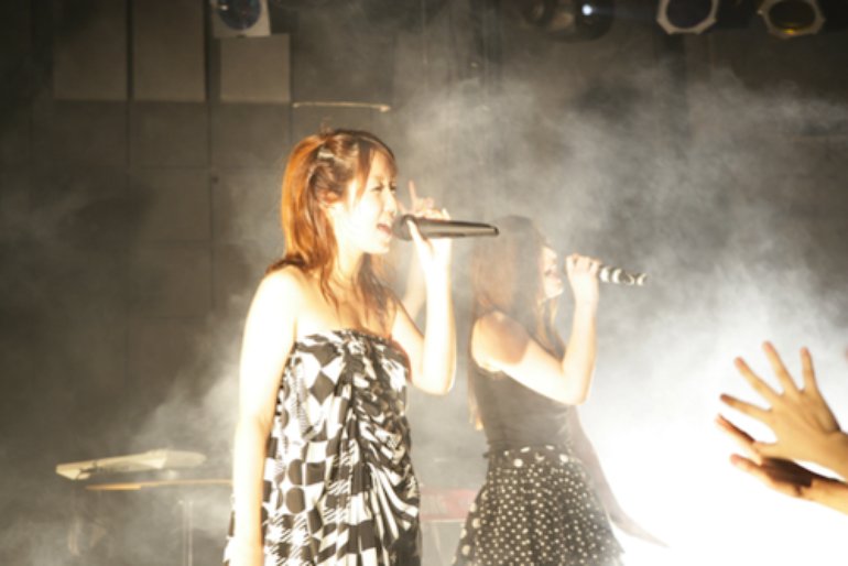 Aira Mitsuki and Saori@Destiny performing @ GLAD