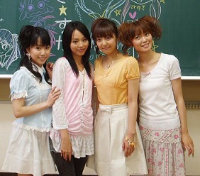 平野綾 加藤絵美里 福原香織 遠藤綾 Photos 1 Of 1 Last Fm