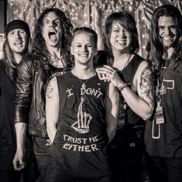 C. T. F. E. группа why don’t we.