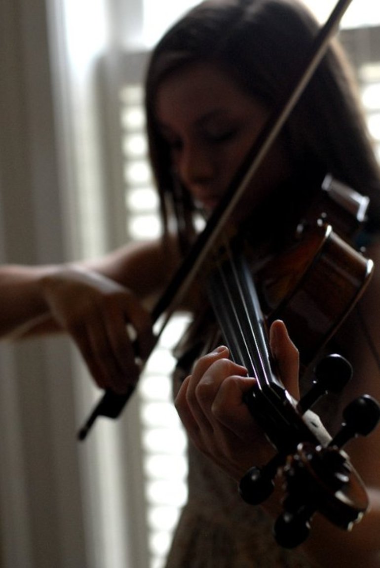 Layne Guyer on the violin