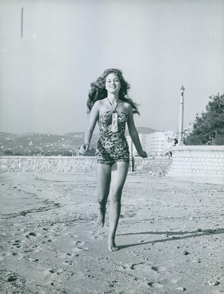 Gillian Hills Photos 36 Of 44 Last Fm Annoyed cause when i try searching for her on tumblr all i get is zou bisou bisou because apparently it was on that dumb #gillian hills #si tu veux que je te dise. gillian hills photos 36 of 44 last fm