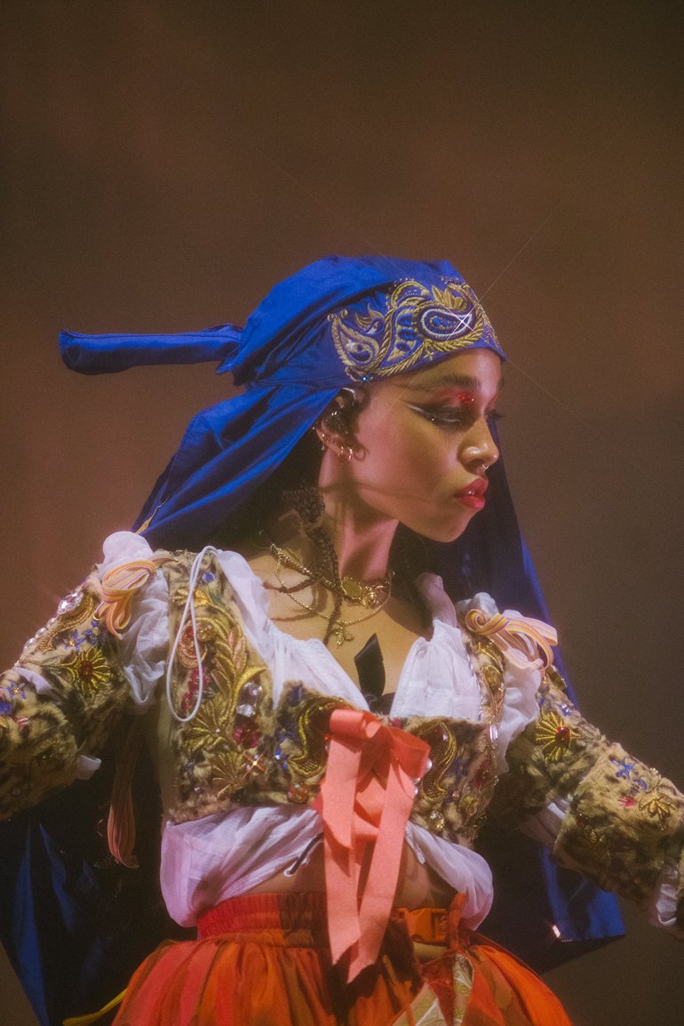 1 year anniversary of FKA twigs' Magdalene tour Entertainment Talk