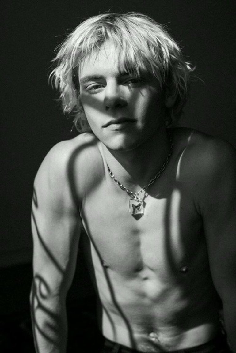 Ross Lynch 2020