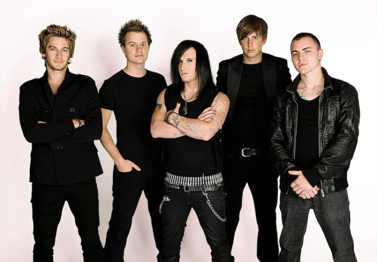 футболка music band. Ashes remain фото. Own группа. My heart your hands dommin. Gracious группа фото.