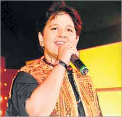 chudi jo khanki hatho me chudi jo khanki hatho me