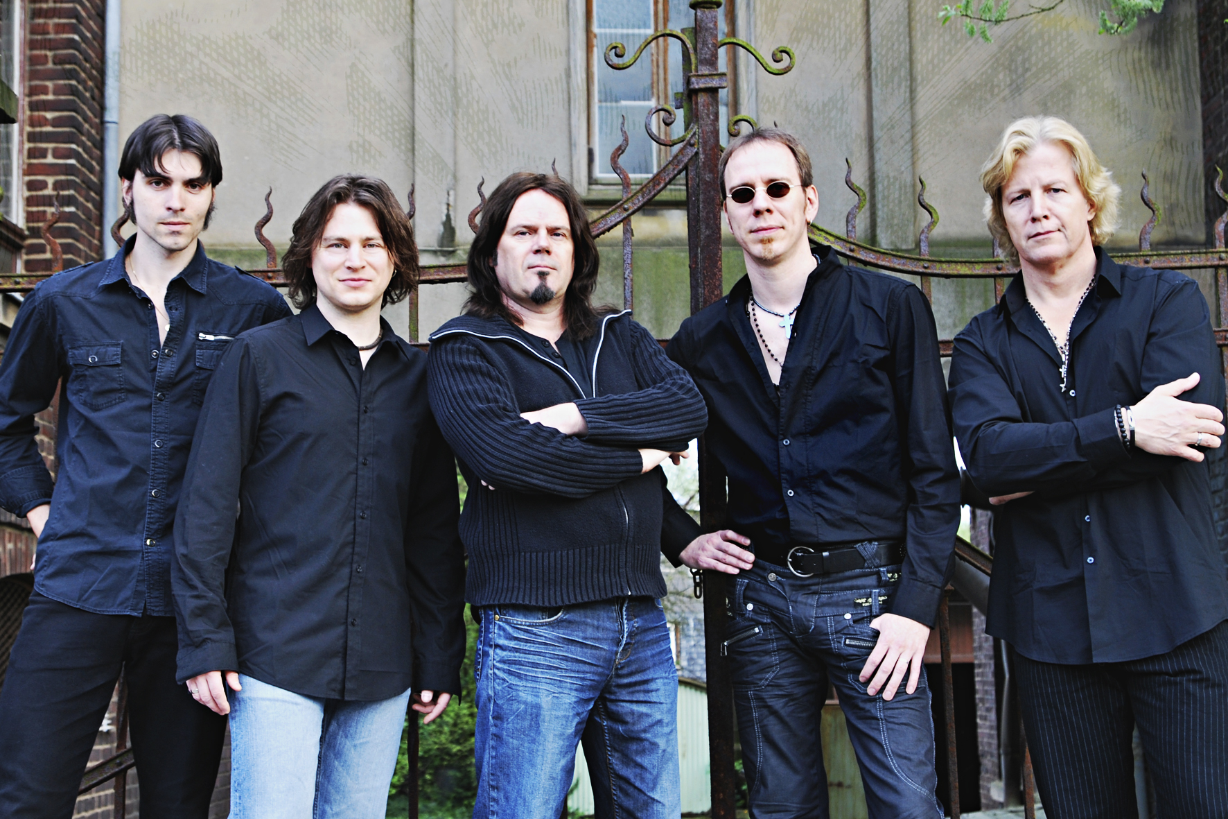 Demon s eye. горящие глаза. Demon s eye. Air raid band. Demon s eye.