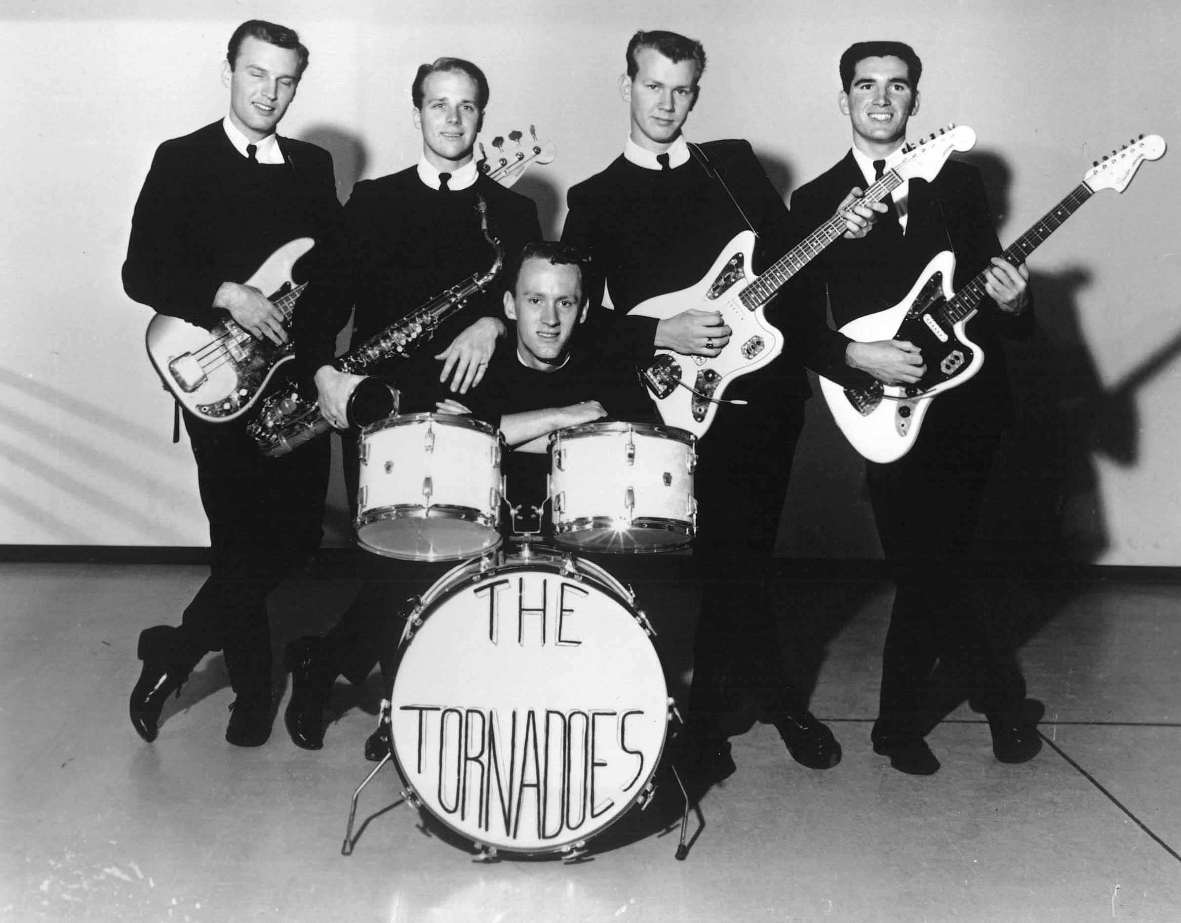 This summer we ve had two tornadoes. Мощный торнадо. Группа the lively ones. Торнадо. The tornados band.