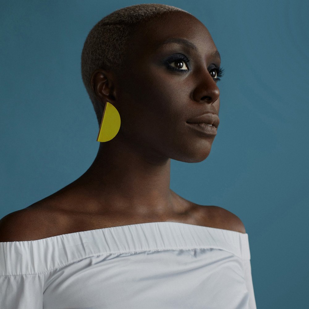 Tony he laura she. Mvula. soul певица. laura mvula - pink noise 2025.