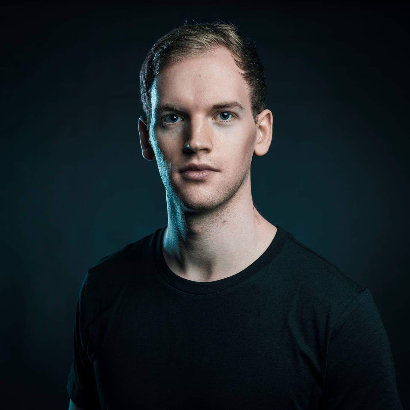 Element eighty broken promises. Broken element. Broken element. Леа кениг штисель. Broken element.