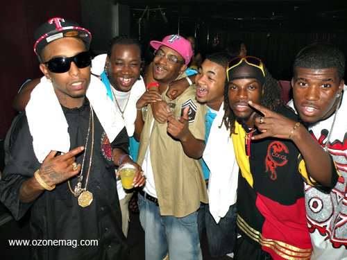 Bust it open lil will с обложо. Open lil wil. Open lil wil. Open lil wil. Ne-yo.