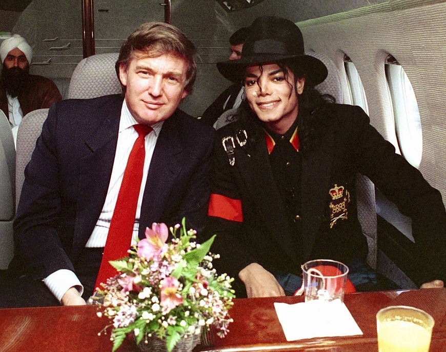 С кем встречался трамп VIDEO: Donald Trump sai taas vastu näppe! Esileedi Melania tõrjub abikaasat aval