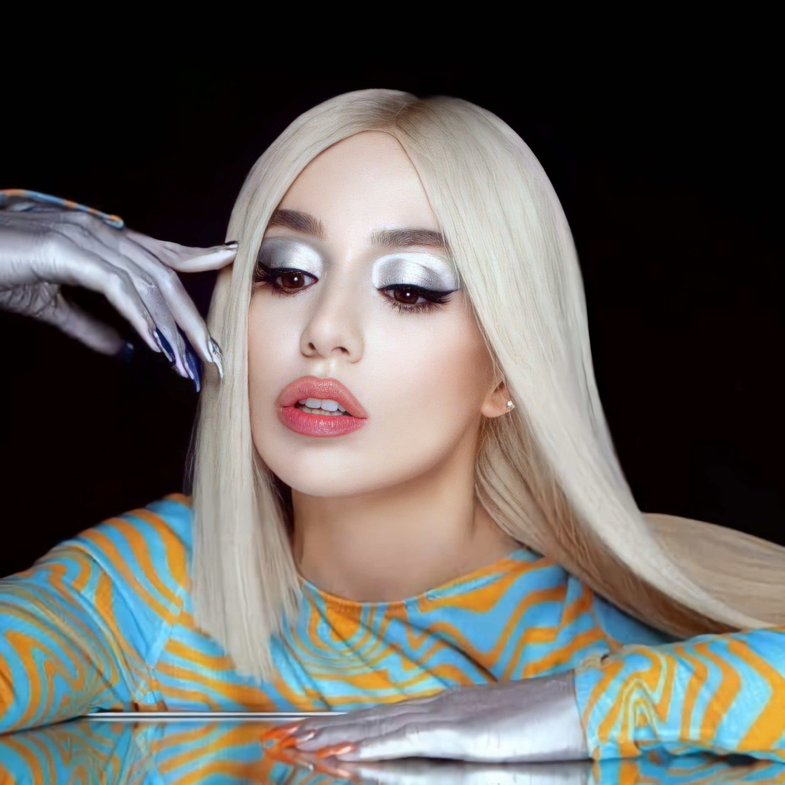 Ava max hell