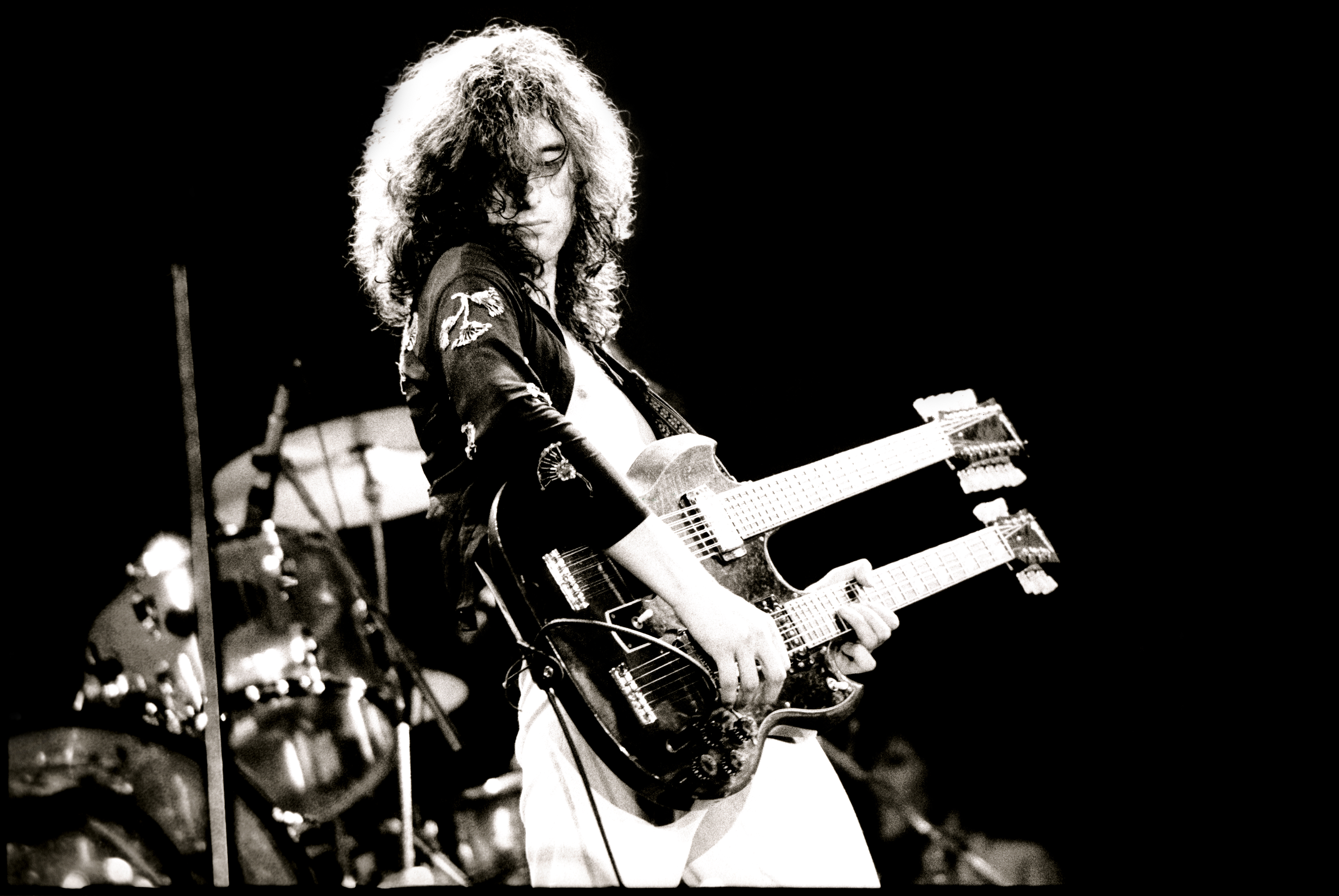 Рок музыка произведения. Пейдж гитарист лед Зеппелин. Led Zeppelin Джимми пейдж. Гитарист лед Зеппелин Джимми пейдж. Джимми пейдж музыкант.