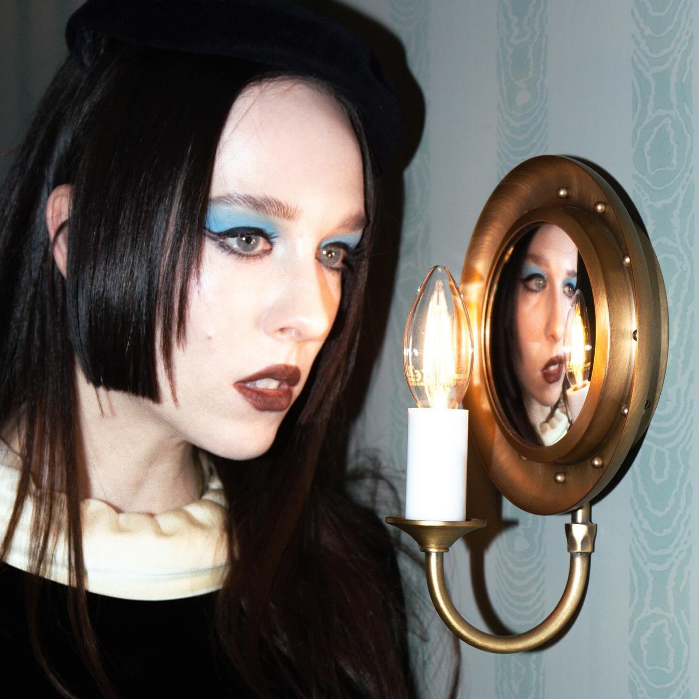 Allie X Profile Picture