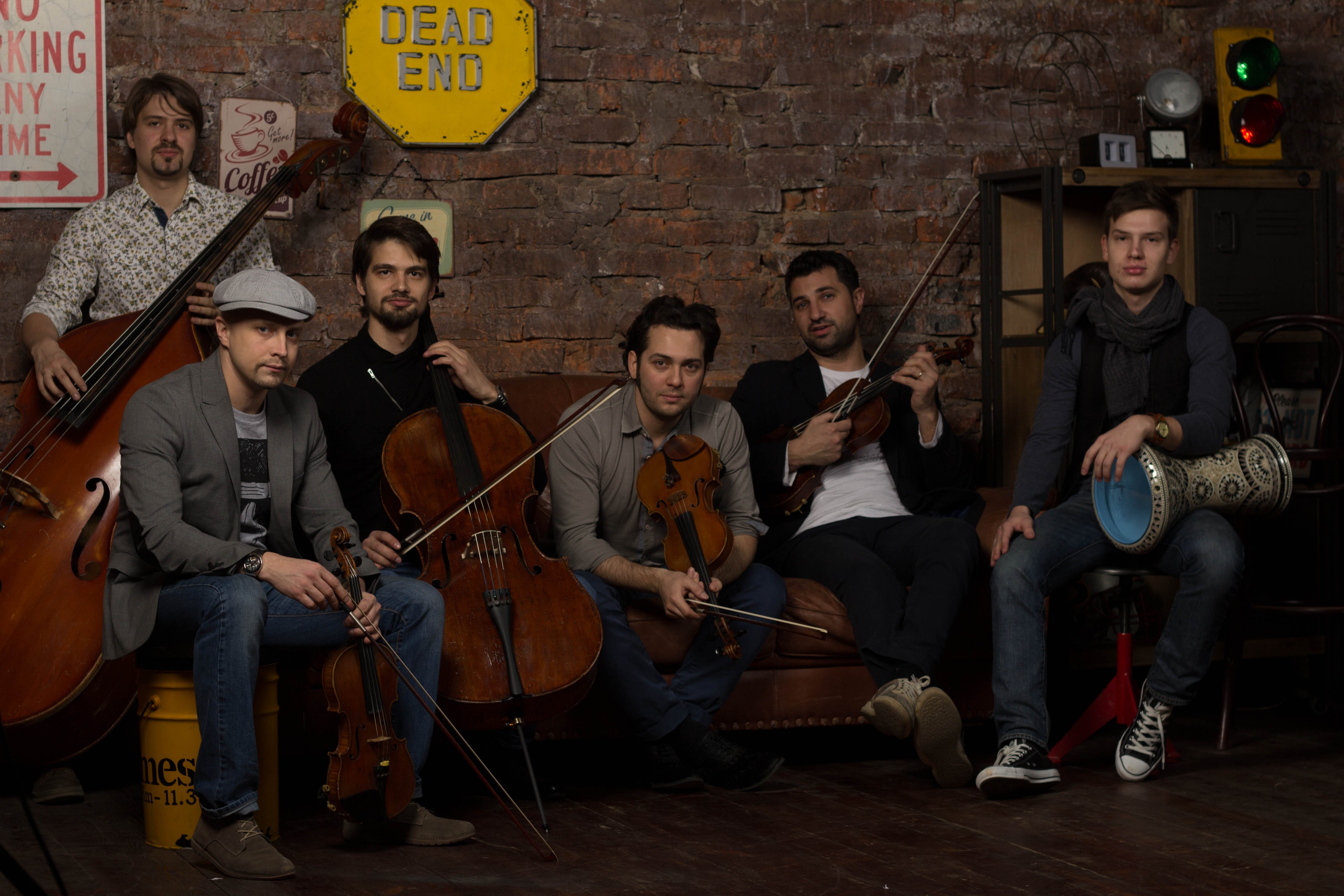 шторм universal music band. юниверс мьюзик гркп групп. группа musicians. машина gaelic. Storm band.