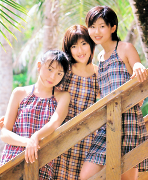 野崎恵 松本江里子 加藤真由 Photos 1 Of 1 Last Fm