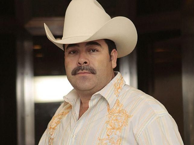 Sergio Vega "El Shaka" biography | Last.fm