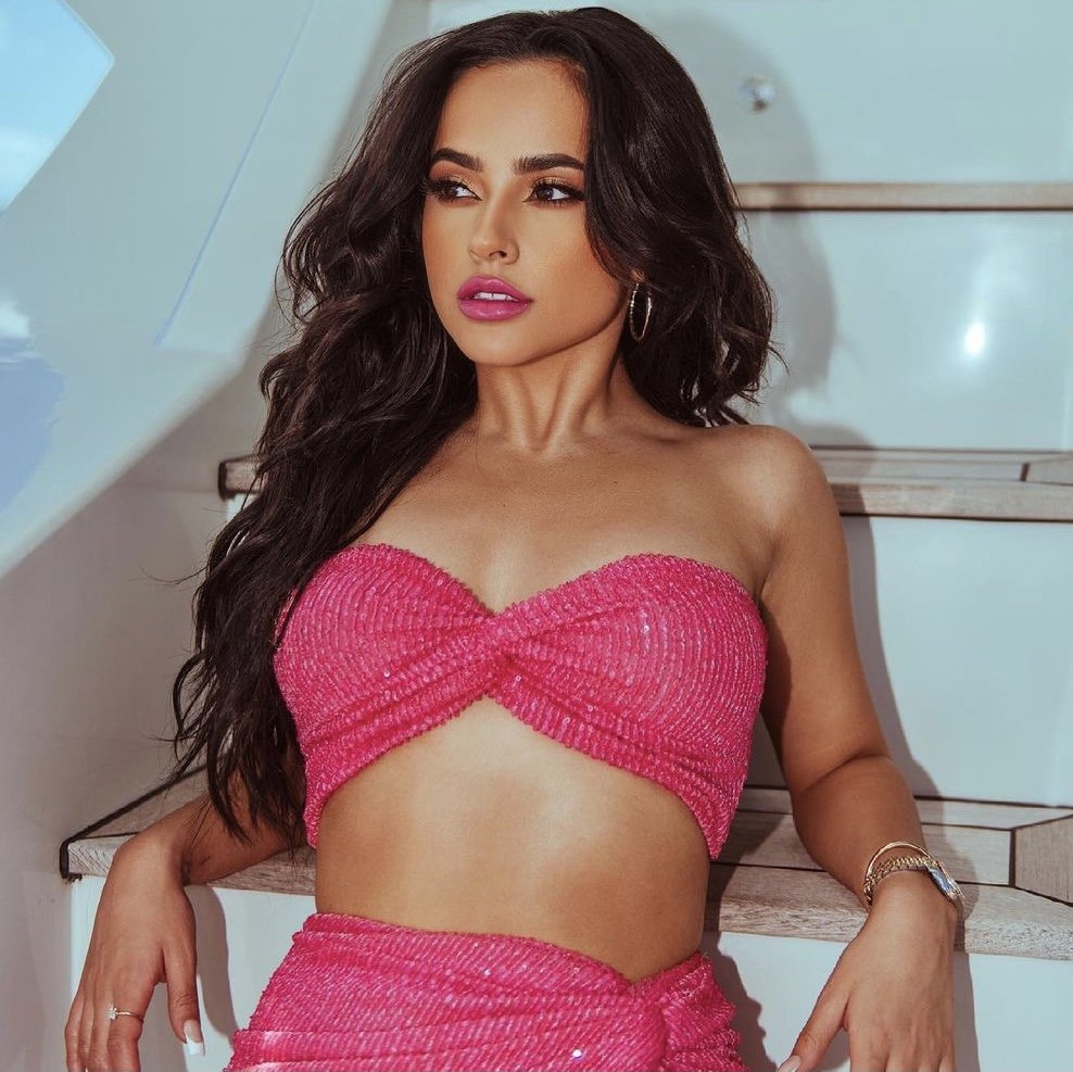 Shower Becky G 8tracks radio