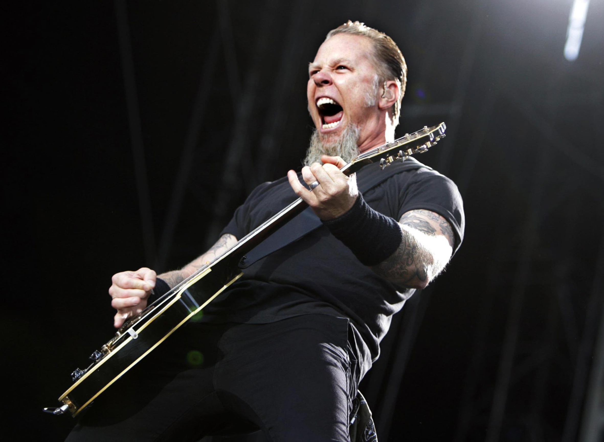 Лучшее видео рока. Metallica James Hetfield. Солист группы металлика.
