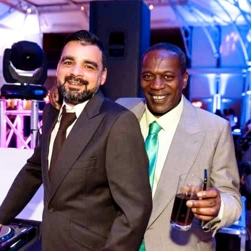 Topbuzz video. Top buzz. Funny video logo. Top buzz. Topbuzz video.