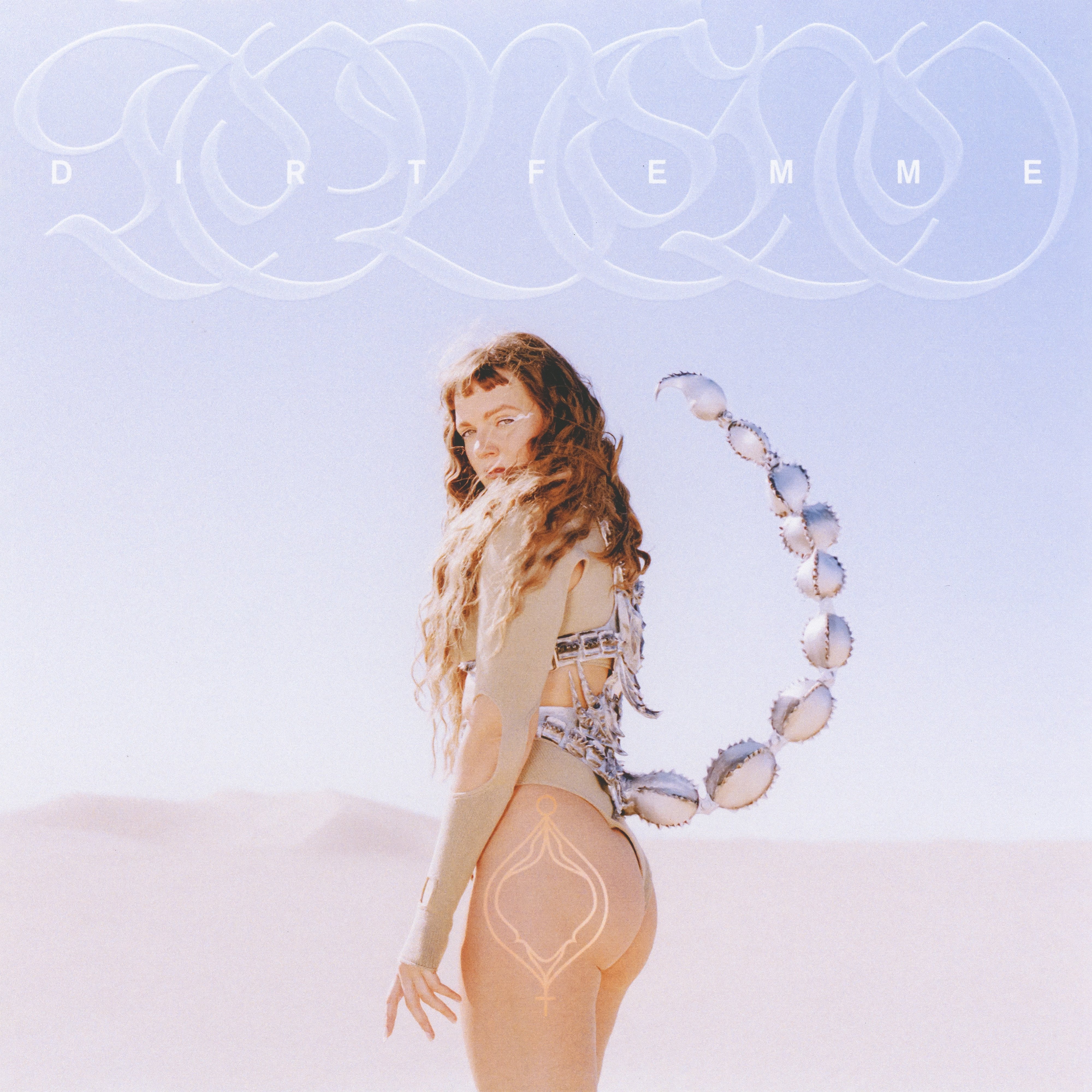 Tove lo helmet
