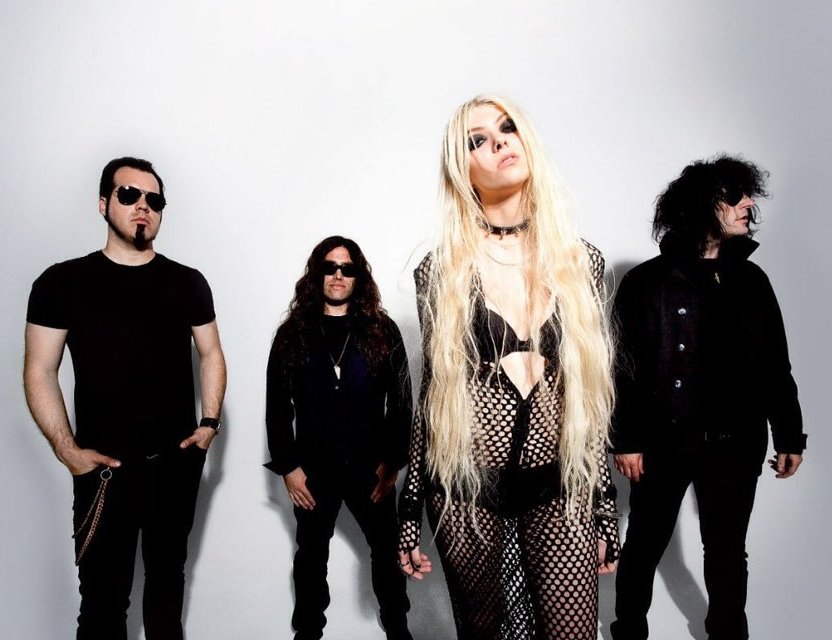 The Pretty Reckless – Light Me Up Lyrics