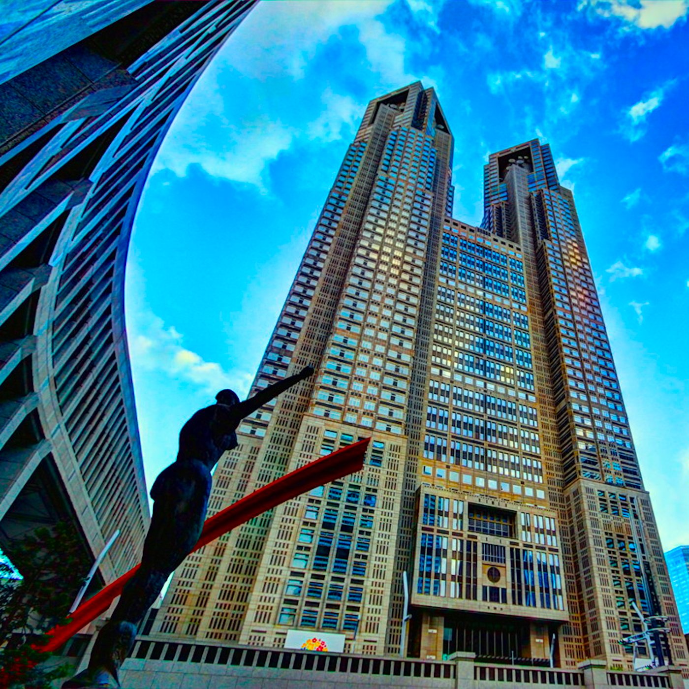 Белая башня лондонского тауэра. Великие города эстетика. Детройт 2021 город. Высотные здания. This building is very.