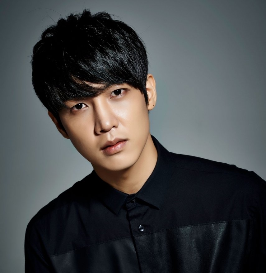 ван бин актер. вон бин корейский актер 2022. корейский актер вон бин. Won bin актер. вон бин.