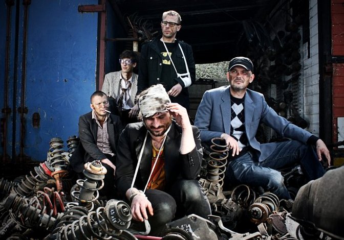 Kombajn Do Zbierania Kur Po Wioskach