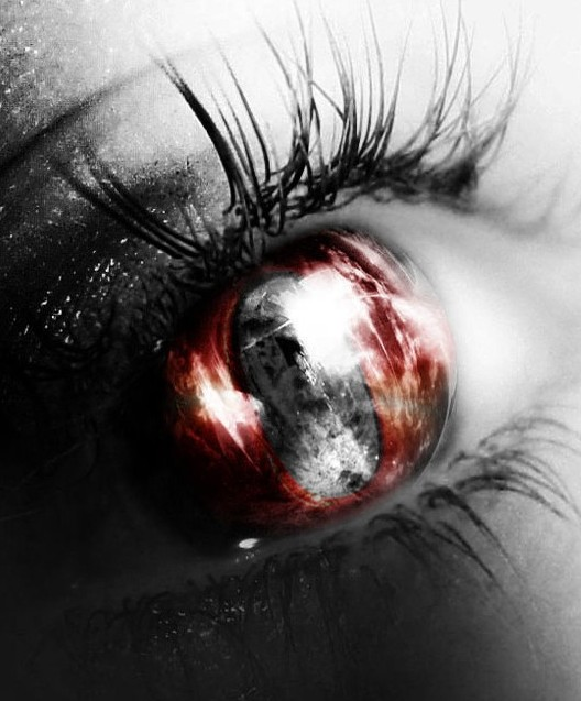 Как разбить глаз. Отражение в глазах. Чел с поломанным носом. Как разбить глаз. Кристальные глаза.