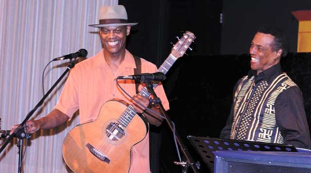 net worth for leon bibb as well as leon's estimated 2017 earnings` - Ilustrasi 3