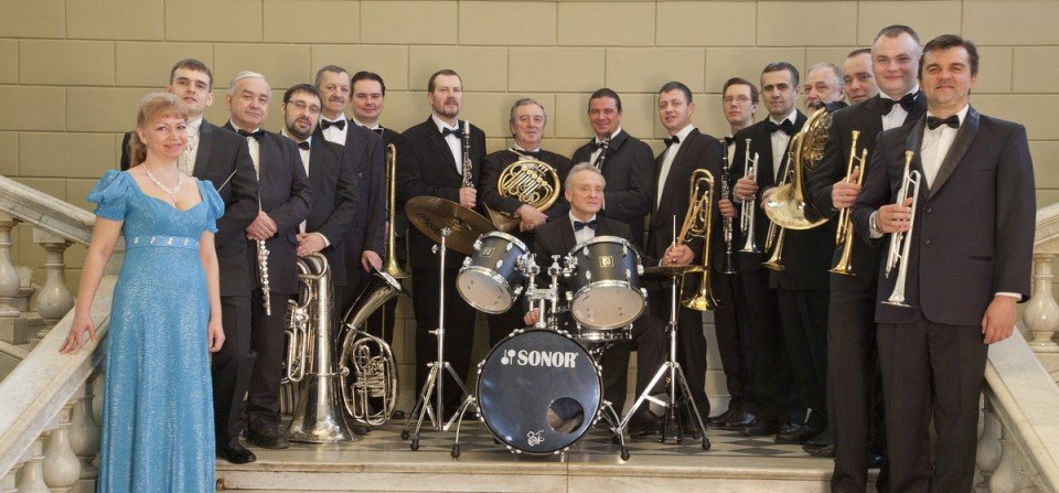 Траурный марш шопена слушать духовой оркестр. Фредерик шопен траурный марш. Похоронный марш шопена. Оркестр на похоронах. Траурный марш шопена.