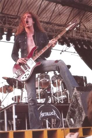 Гитара клиффа бертона. Rickenbacker 4001 cliff burton. cliff burton rickenbacker. бас гитара клиффа бертона. клиффорд ли бертон.