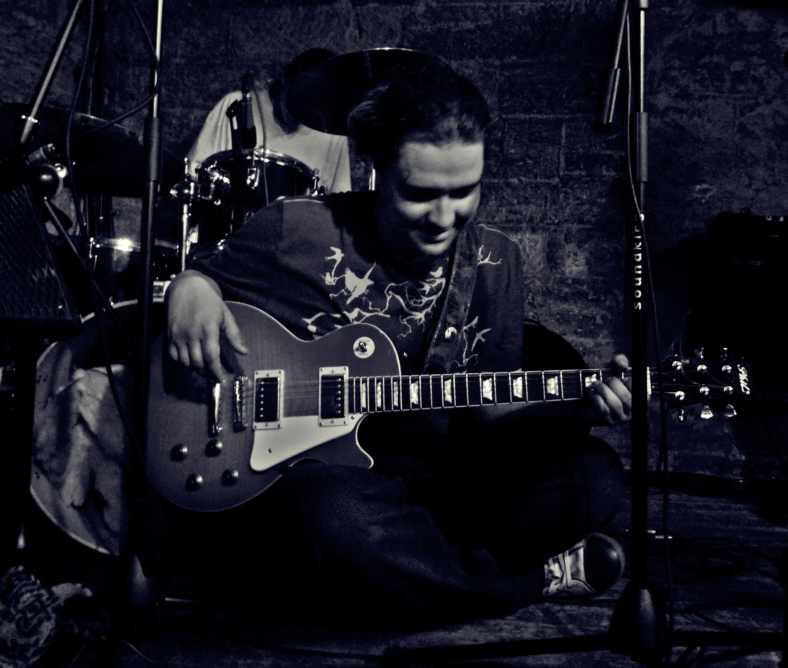 Its snowing like its the end. Фонк фото. Book end with us. Krobak - its snowing like its the end of the wor. Its snowing like its the end.