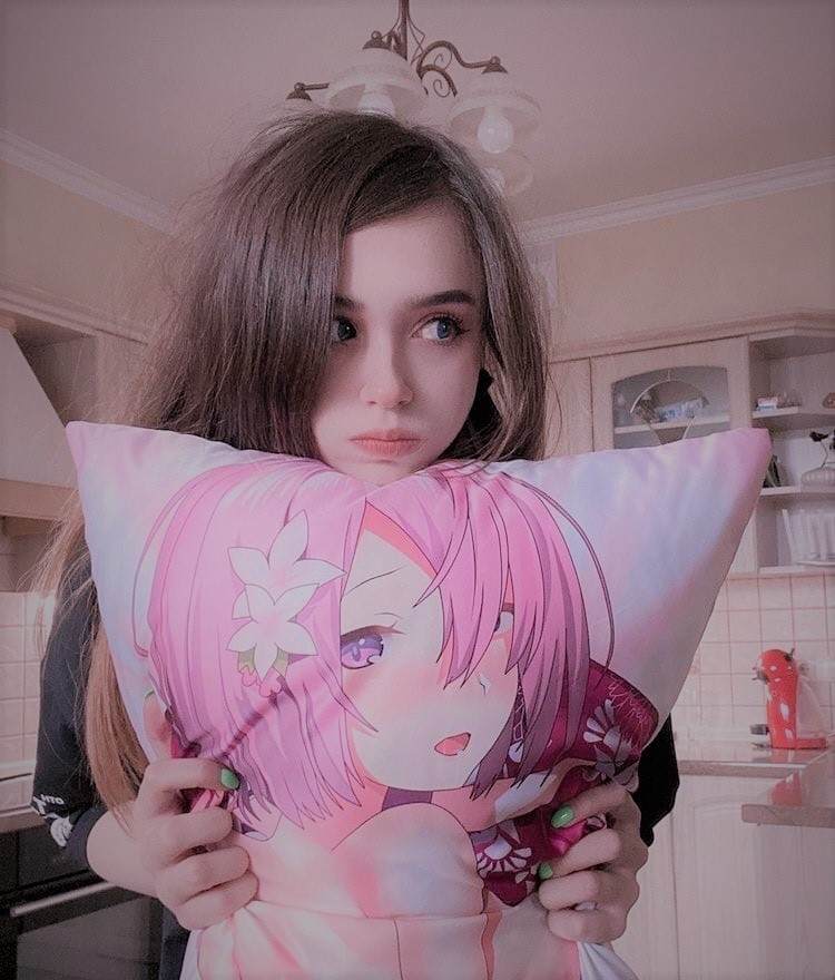 Peaches Twitch