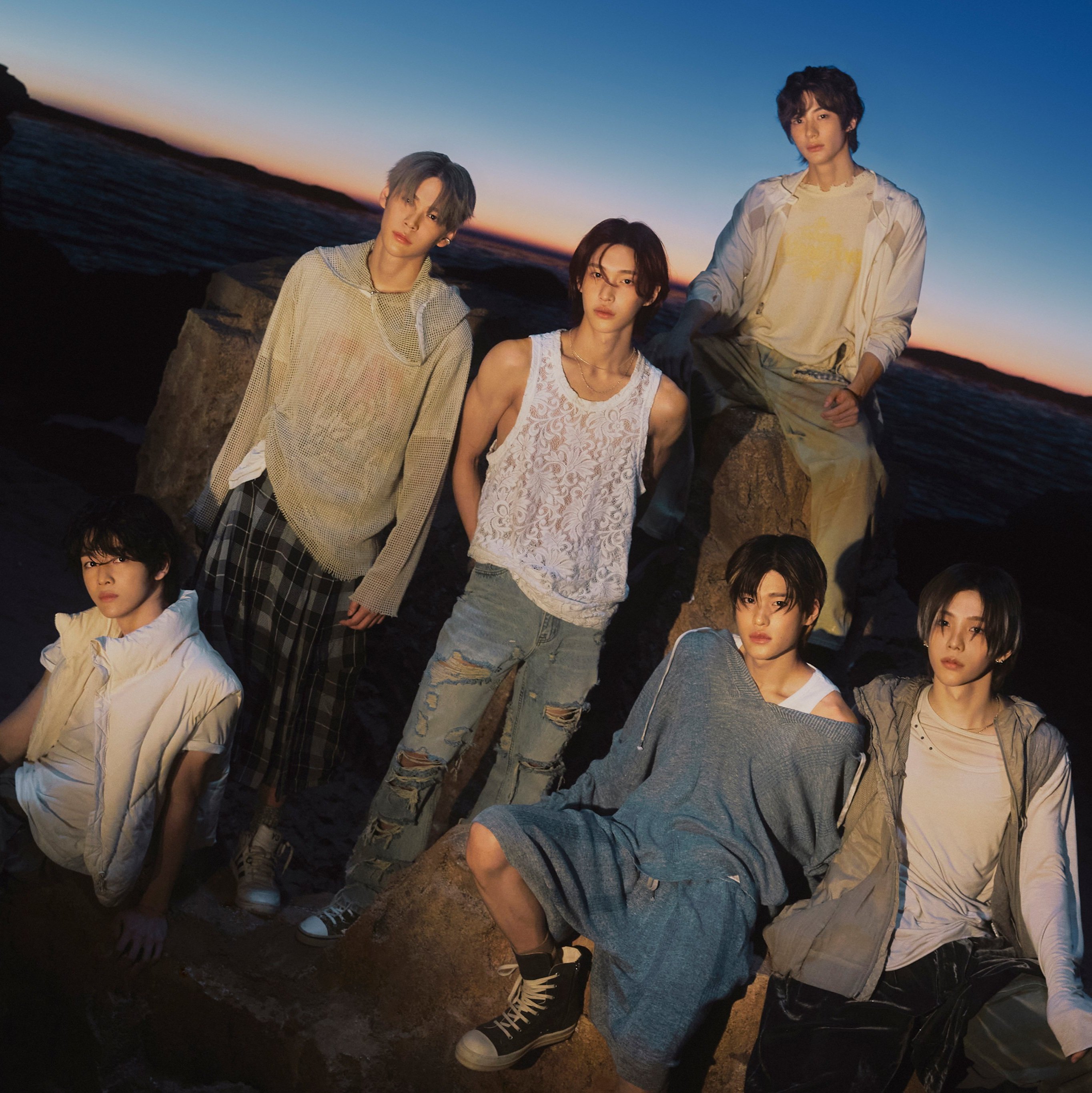 Amazon｜ライズ RIIZE - 1st Mini Album Riizing Photo Pack