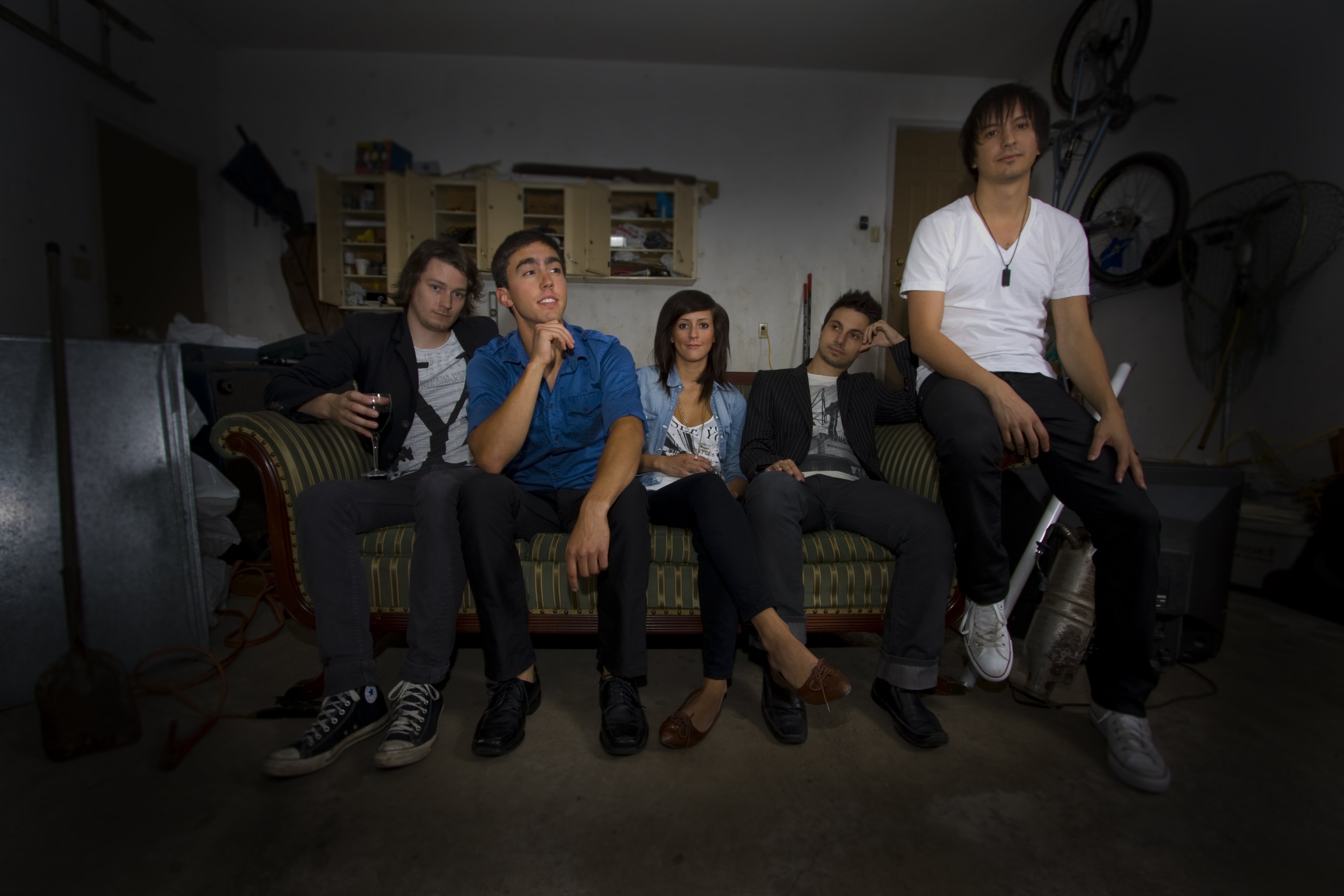 Wiki chasing. Wiki chasing. Девушка бежит за парнем. Wiki chasing. Wiki chasing.